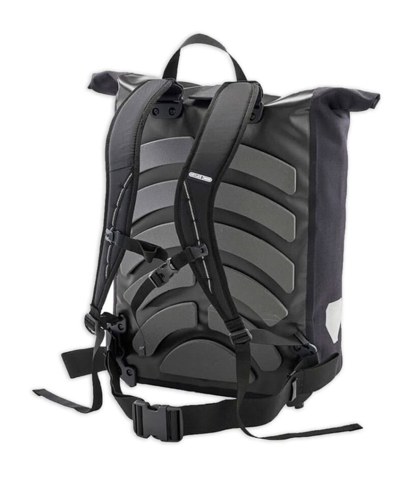 Le sac à dos Ortlieb Messenger-Bag Pro de 39 litres est un produit de messagerie professionnel haut de gamme avec compartiment transparent pour l'insertion d'affiches publicitaires au format A3 pour une utilisation secondaire comme espace publicitaire mobile