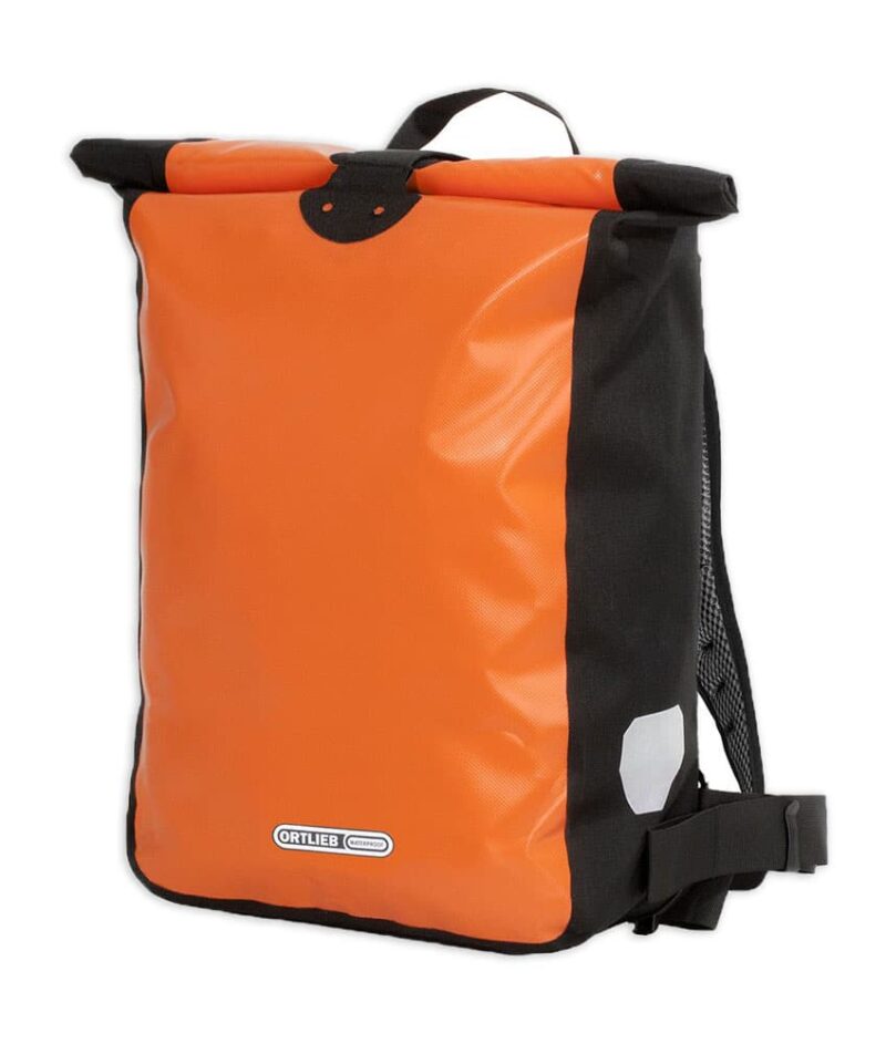 Le sac à dos Ortlieb Messenger-Bag de 39 litres est un produit de messagerie professionnel haut de gamme avec compartiment transparent pour l'insertion d'affiches publicitaires au format A3 pour une utilisation secondaire comme espace publicitaire mobile